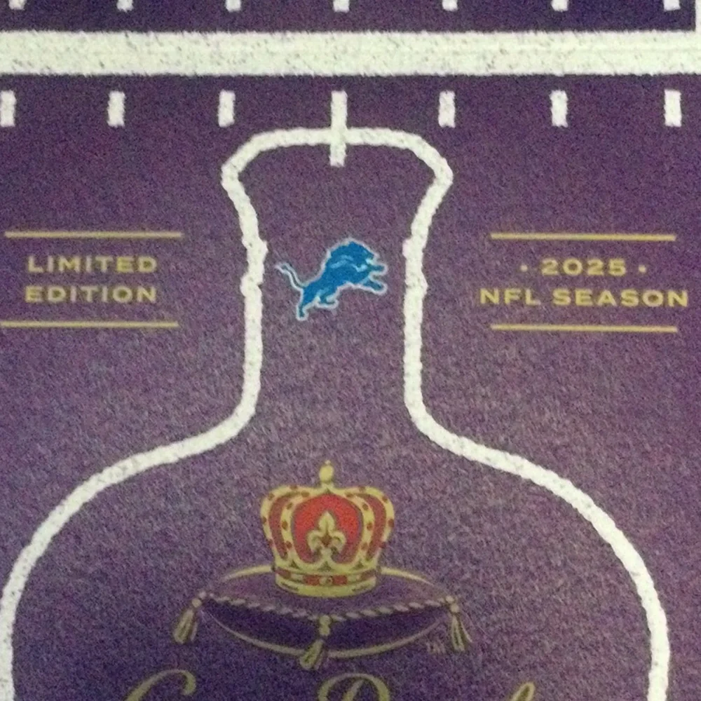 New Crown Royal Regal Apple Lions Bag And Box